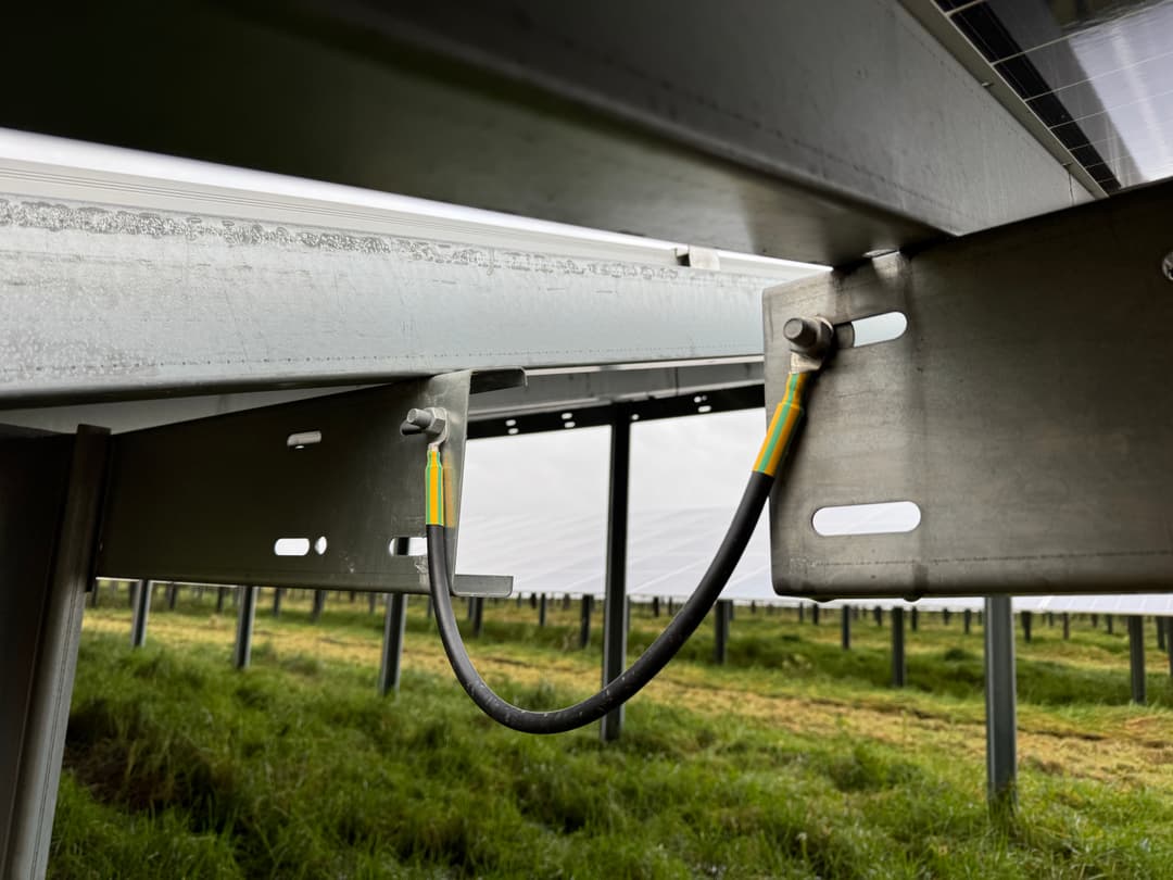 EasyPVTree Kabelbaum an PV-Anlage